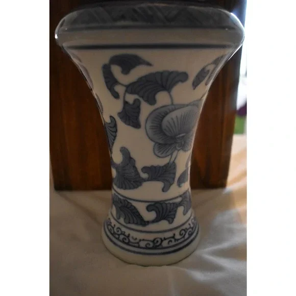 Vintage Berry Strainer Ceramic Vase - Picture 5 of 10